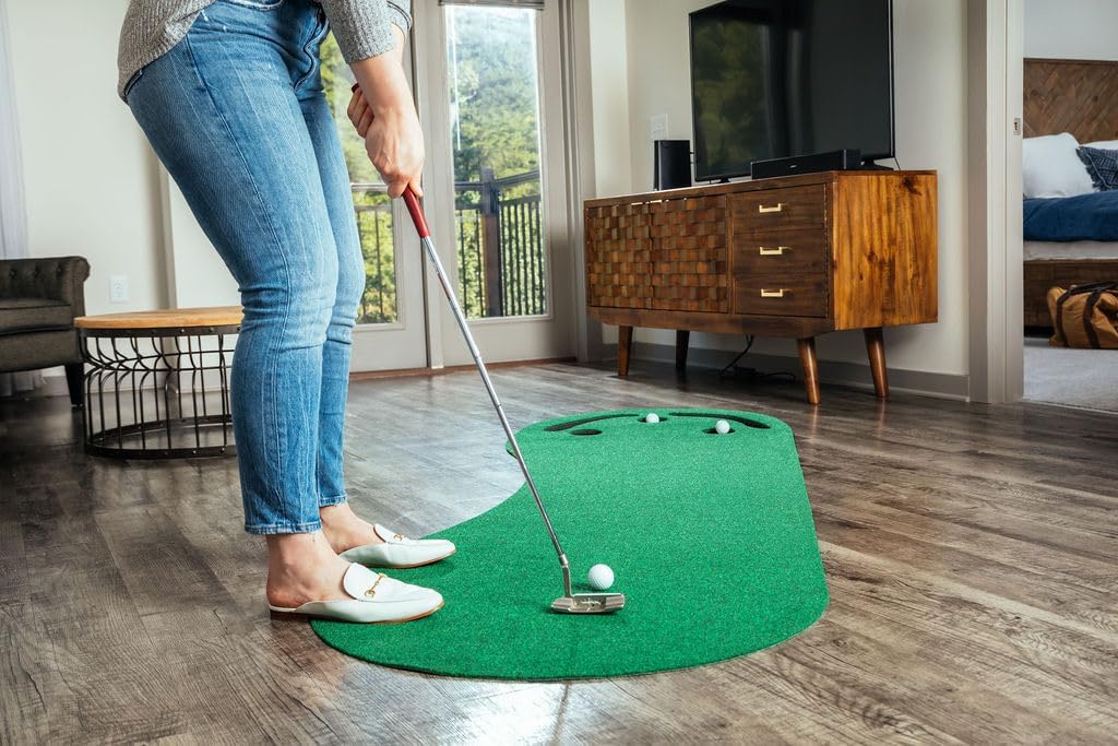 PUTT-A-BOUT Grassroots Par Three Putting Green (9-feet x 3-feet)