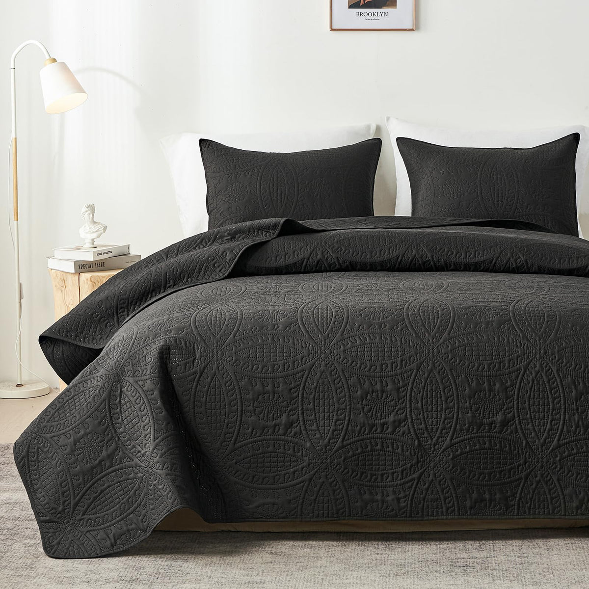 akkialla Queen Quilt Bedding Set,Olive Green Ultrasonic Full/Queen Quilt Set,Lightweight Soft Bedspread Coverlet,Modern Style Coin Pattern Bed Cover for All Seasons,3 Piece(1 Quilt,2 Pillow Shams)